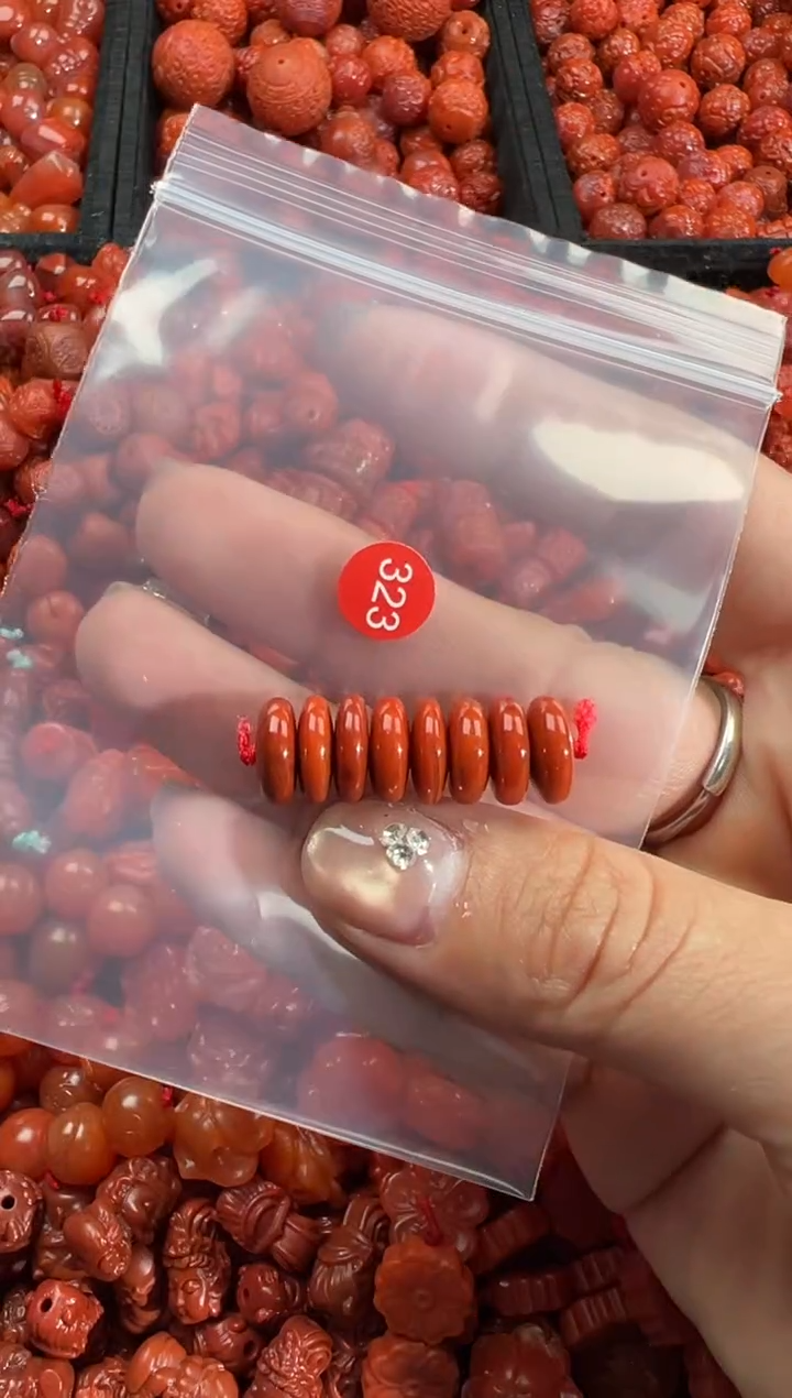 【闪购商品】南红玛瑙未镶嵌颈饰1