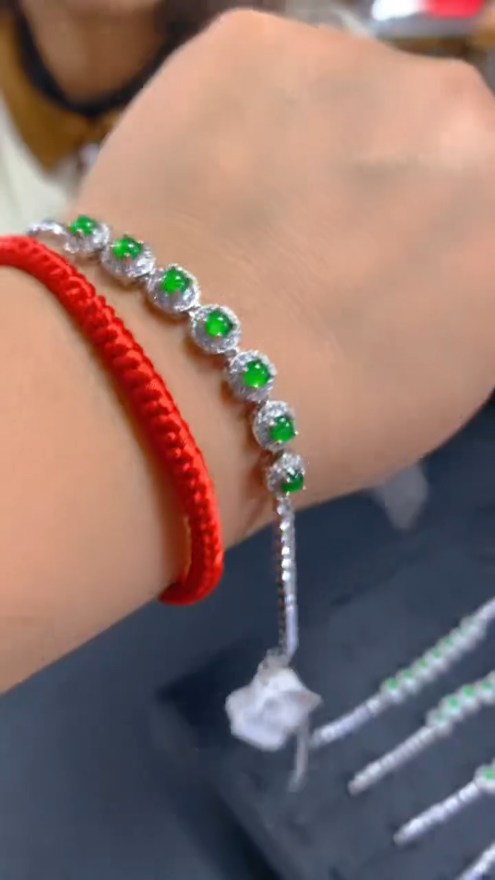 【闪购商品】翡翠手链未镶嵌0615318778多样性发其一