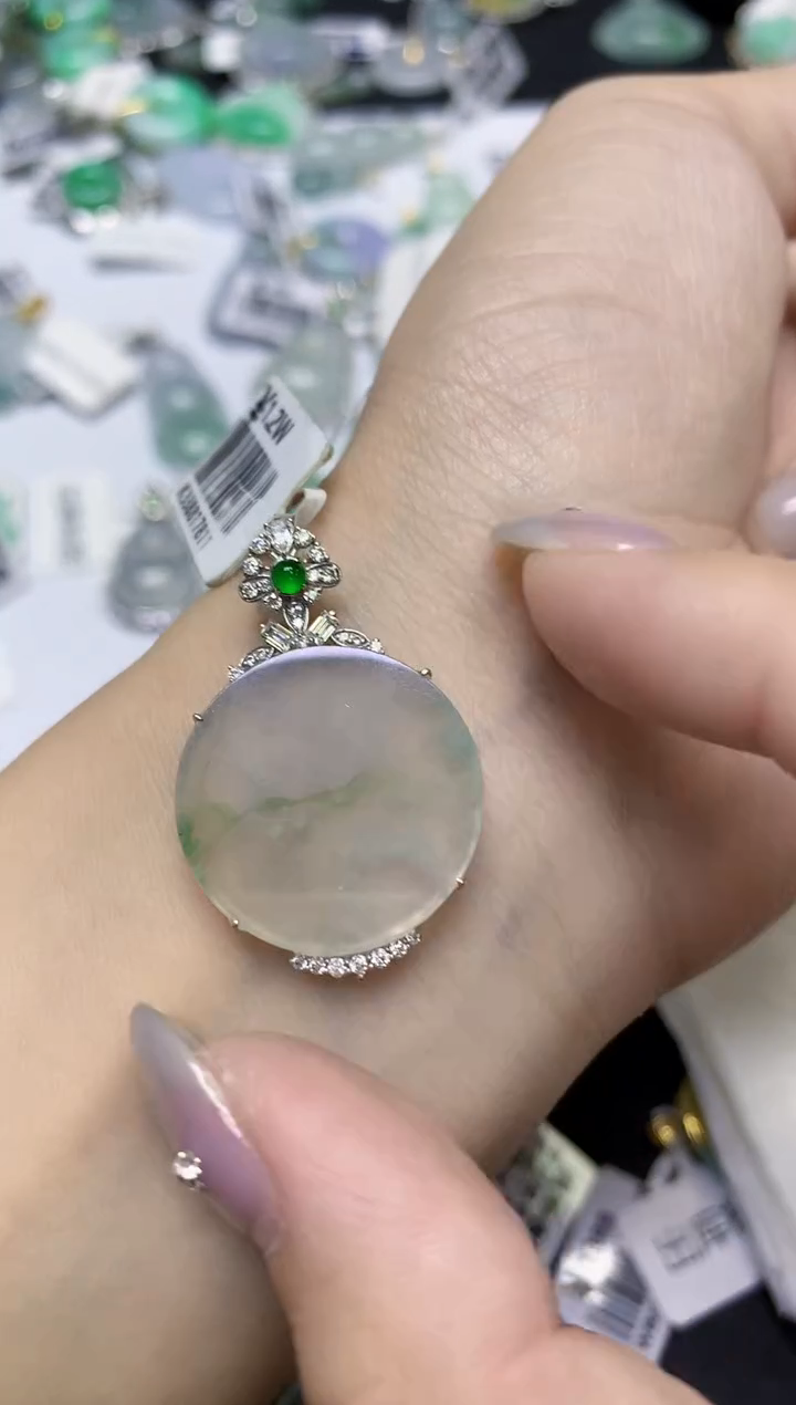 颈饰18K金镶嵌翡翠天然缅甸翡翠A货百元以上9元证书费自理