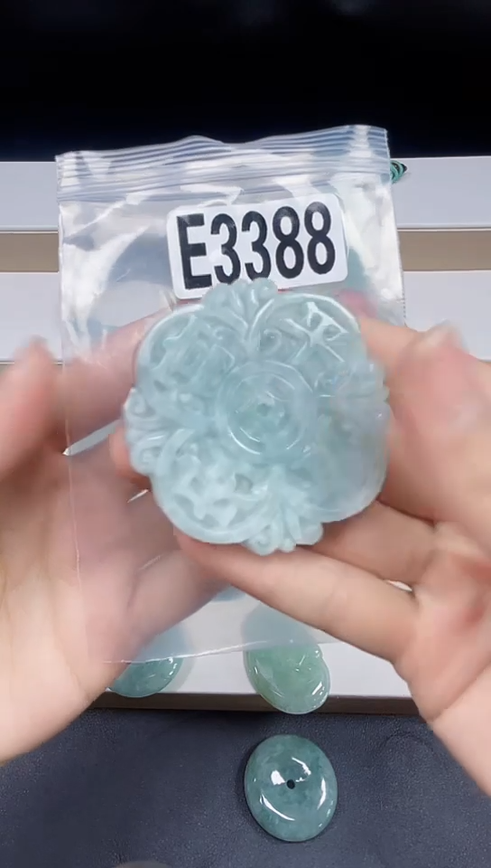 颈饰未镶嵌翡翠天然翡翠吊坠挂件