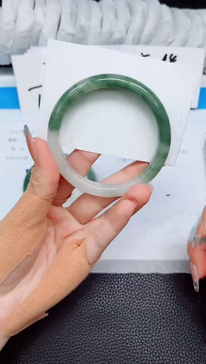 石英质玉手镯未镶嵌A392-58