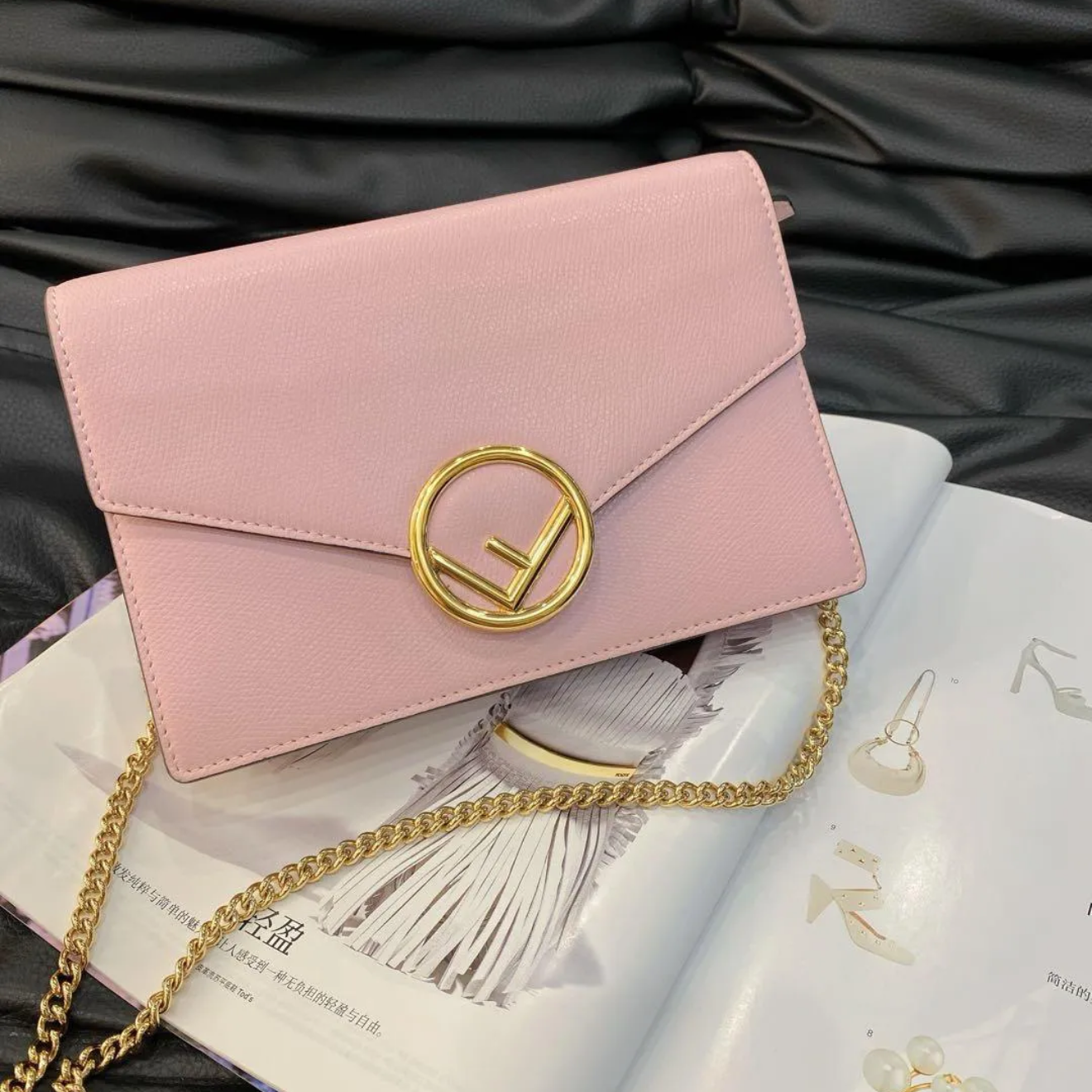 99新 FENDI/芬迪 樱花粉色单肩包 