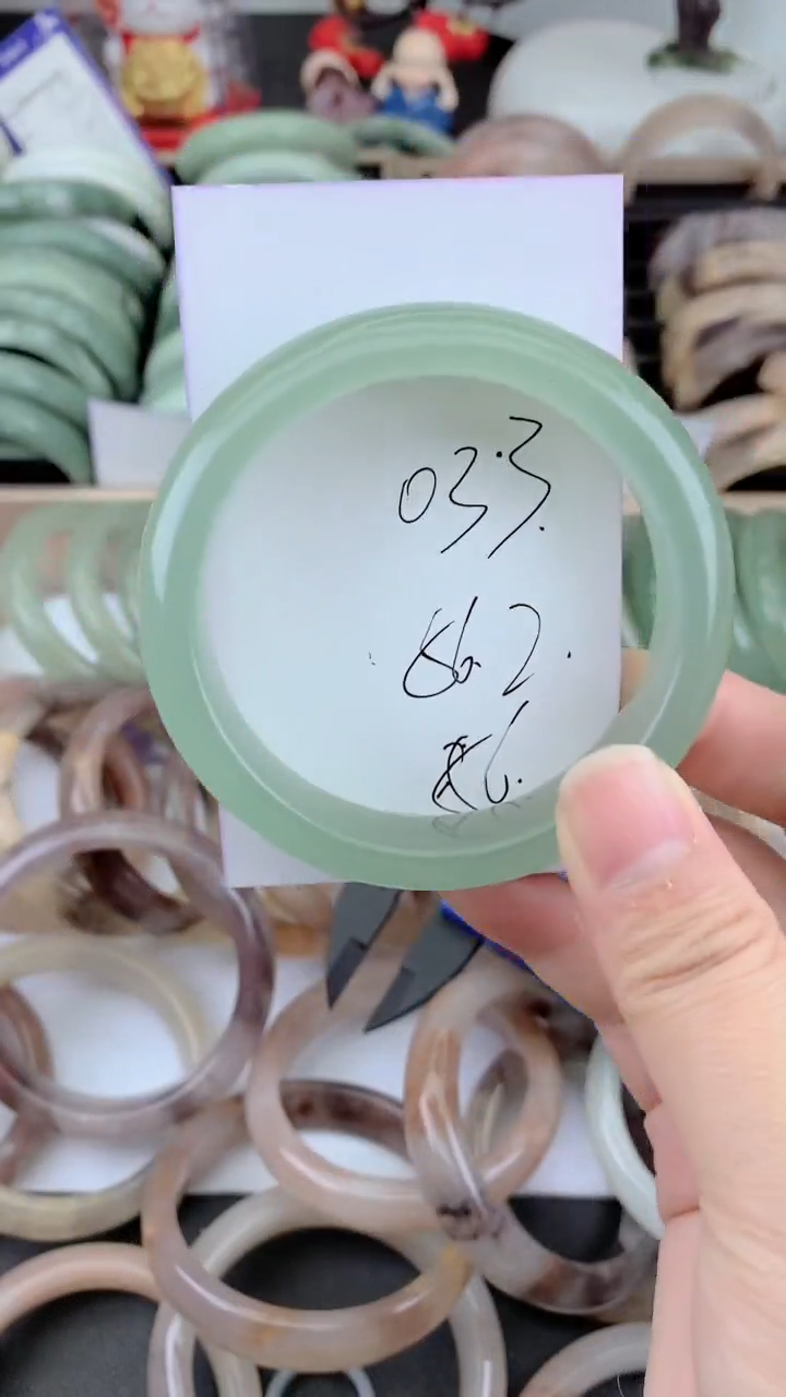 未镶嵌手镯石英质玉033