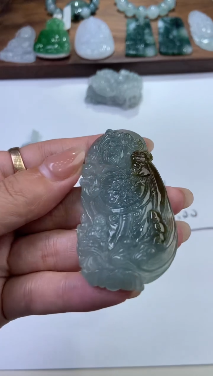 翡翠未镶嵌颈饰2203403  