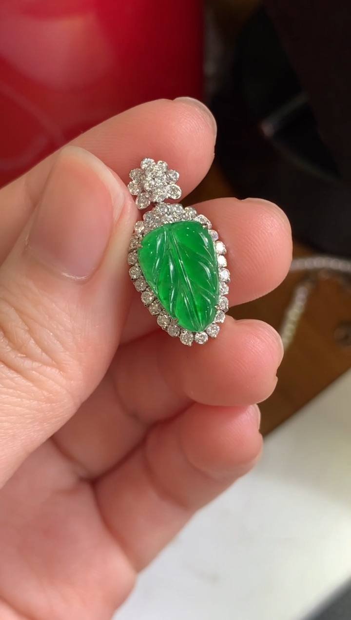 【闪购商品】翡翠颈饰18K金镶嵌绿叶子