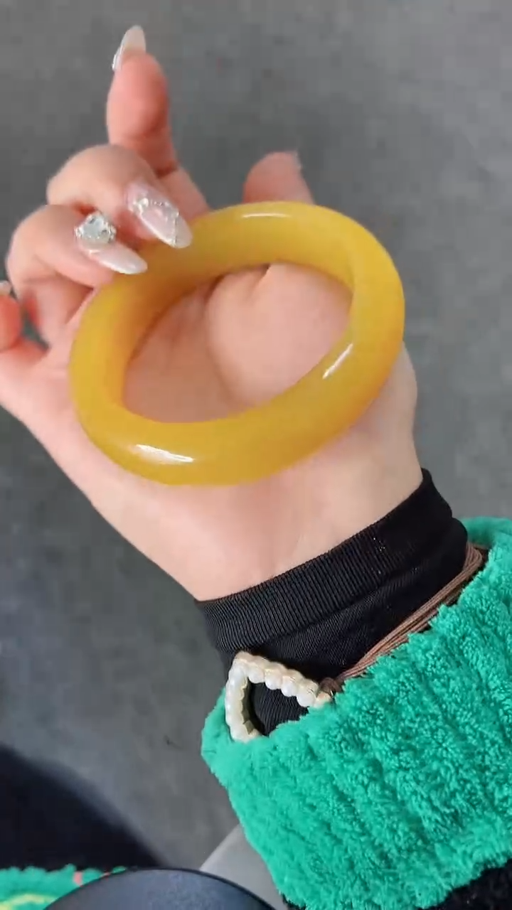 【闪购商品】石英质玉手镯未镶嵌999