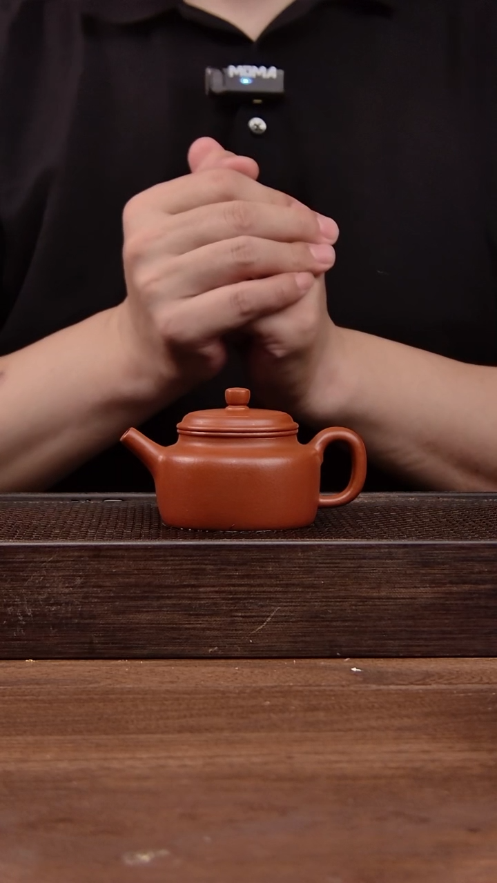 茶壶紫砂朱泥小德钟     130CC  