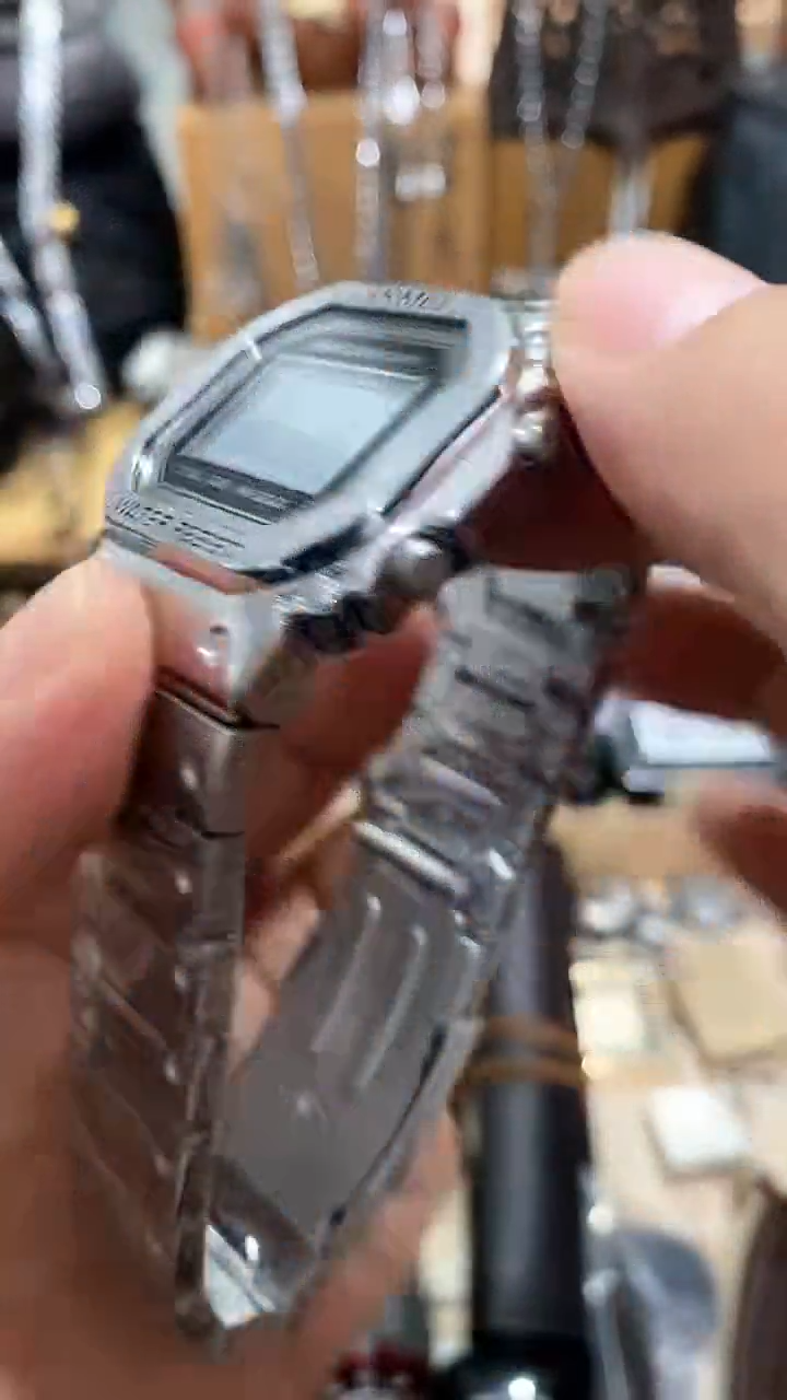 瓷片闪购商品  如图所示