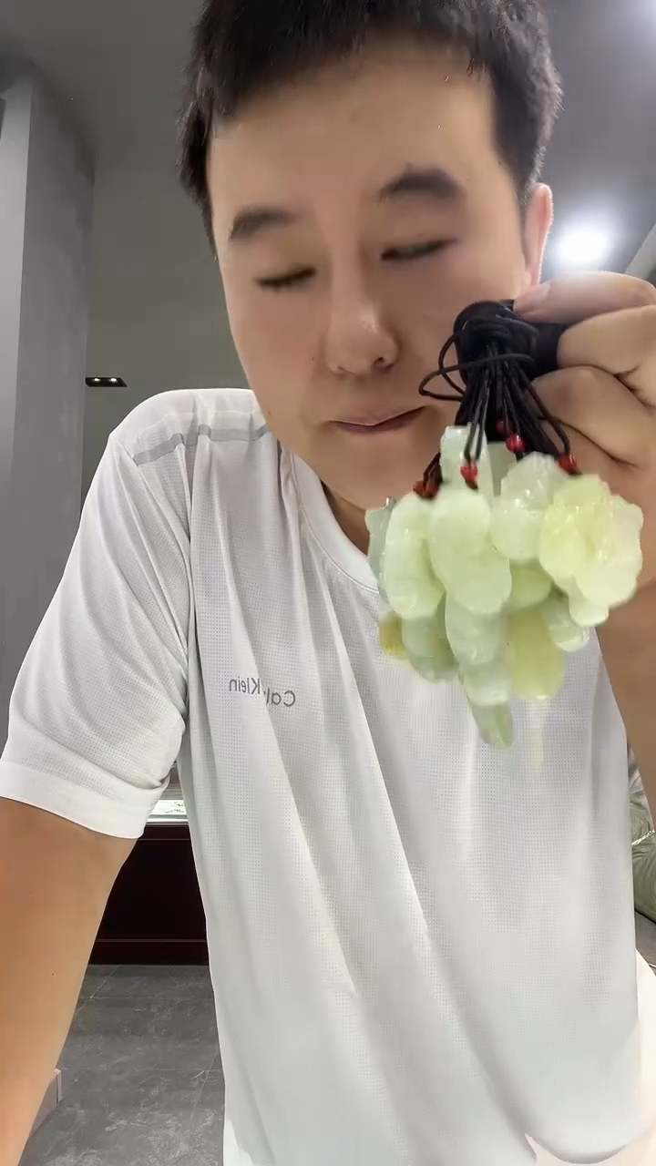 蛇纹石玉未镶嵌颈饰3