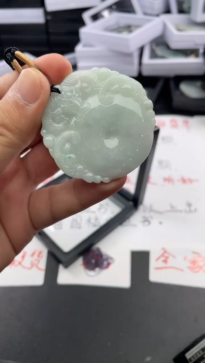 颈饰未镶嵌翡翠....8/27/.103