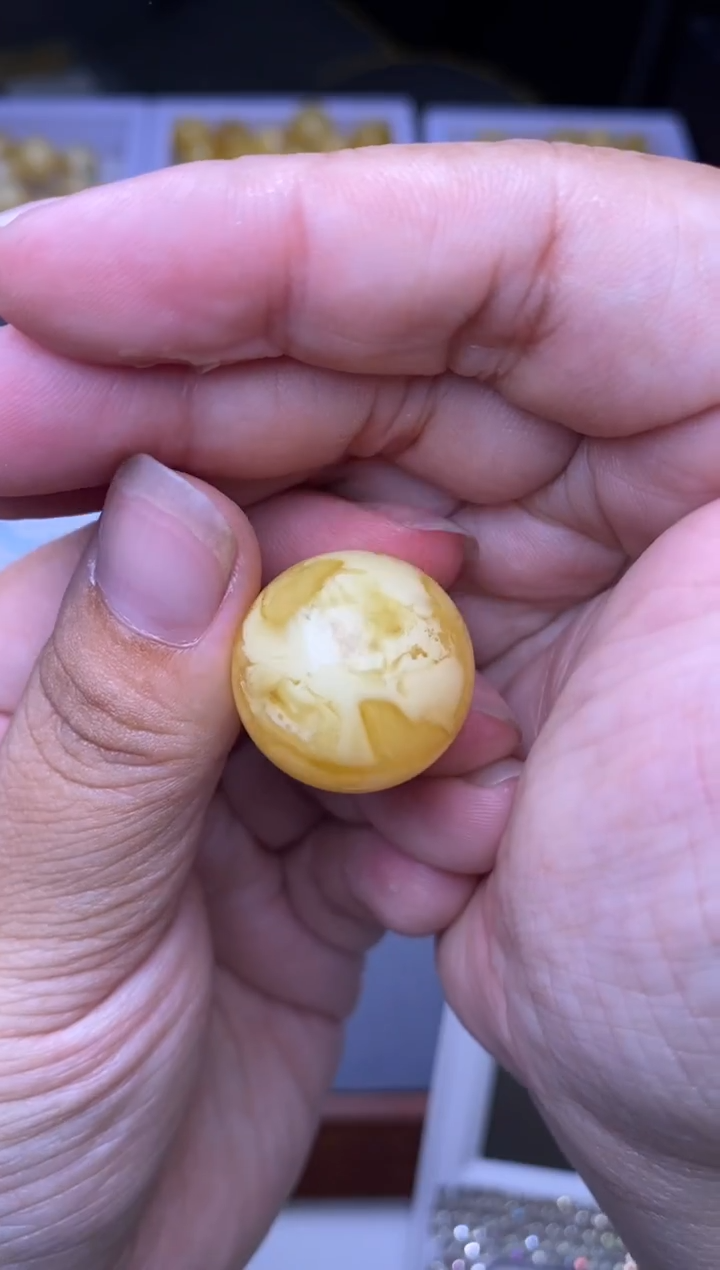 裸石琥珀未镶嵌大小姐珠宝严选94