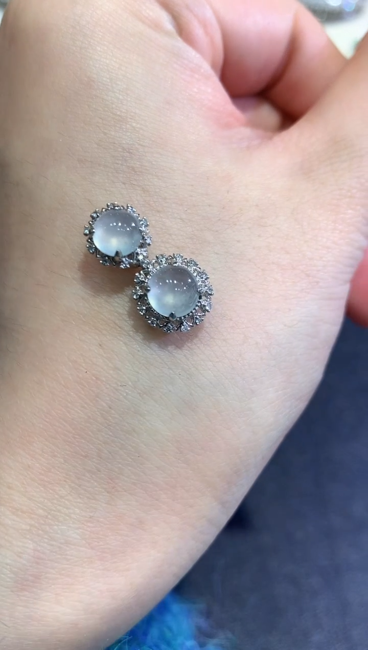 【闪购商品】翡翠颈饰18K金镶嵌B8