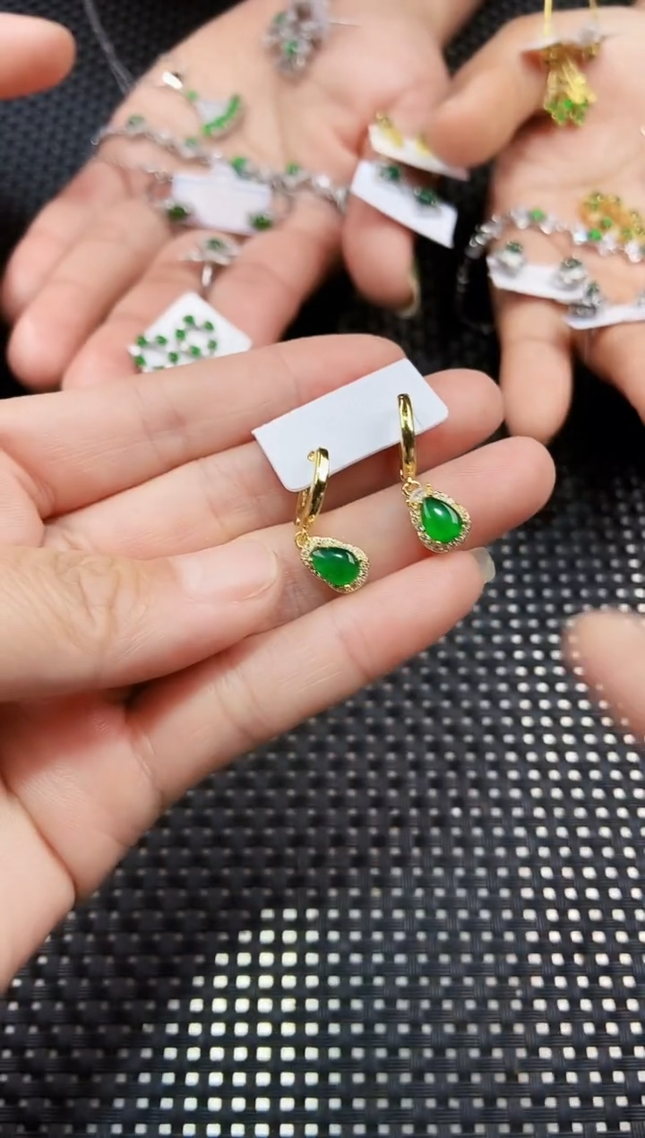 【闪购商品】翡翠耳饰未镶嵌111111111