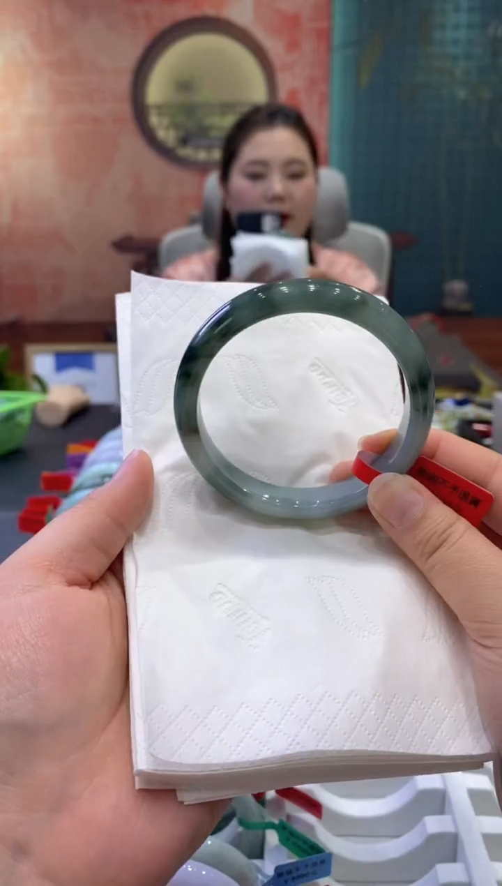 【闪购商品】翡翠手镯未镶嵌多人0005910