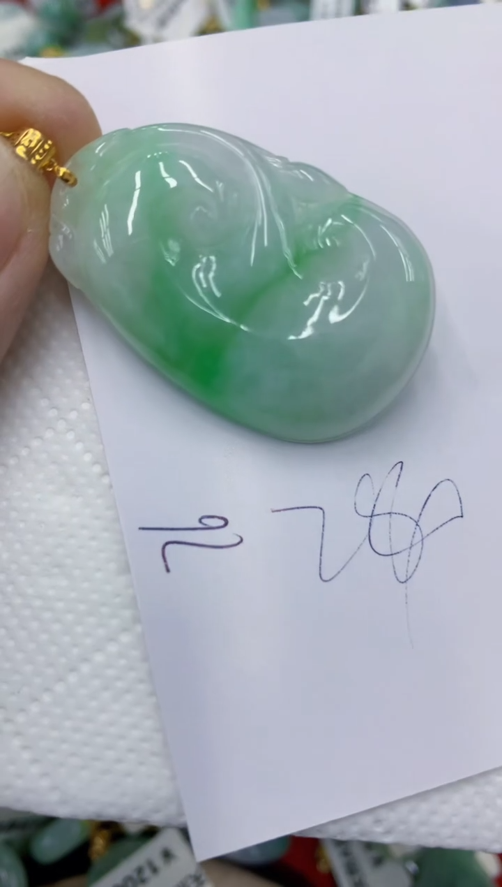 翡翠18K金镶嵌颈饰11111111111