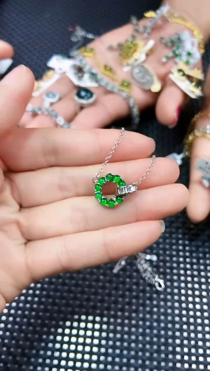 【闪购商品】翡翠颈饰未镶嵌111111111