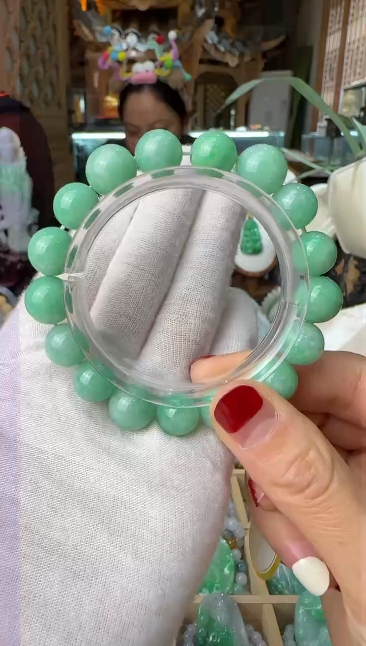 未镶嵌挂件翡翠手串