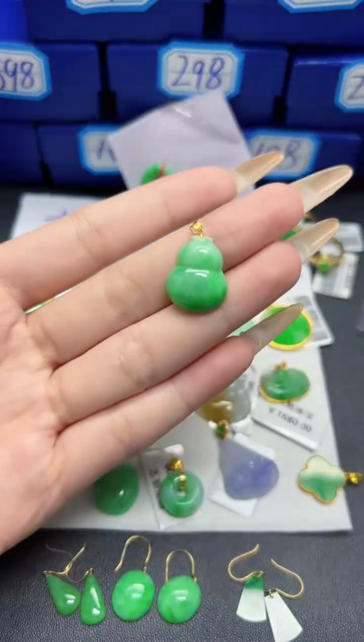 【闪购商品】翡翠颈饰18K金镶嵌Y缅料A货/多样性发货/一件