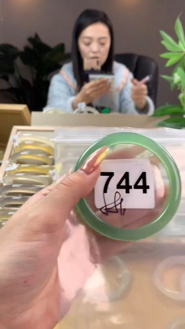 【闪购商品】玛瑙/玉髓手镯未镶嵌744