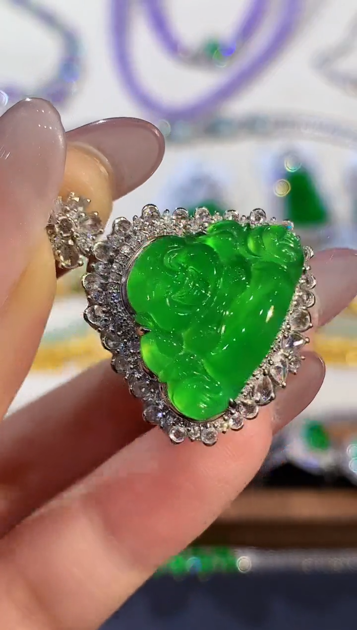 吊坠(不含链)18K金镶嵌翡翠多样性发其一