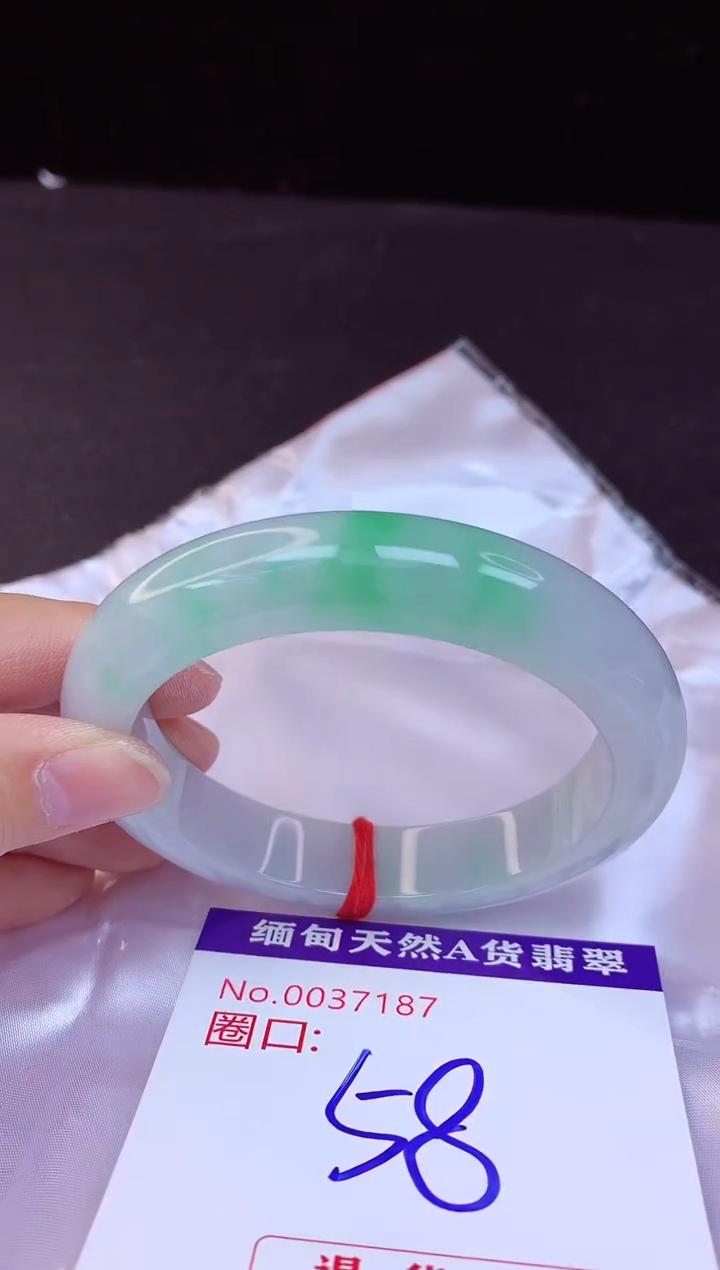【闪购商品】翡翠手镯未镶嵌58+