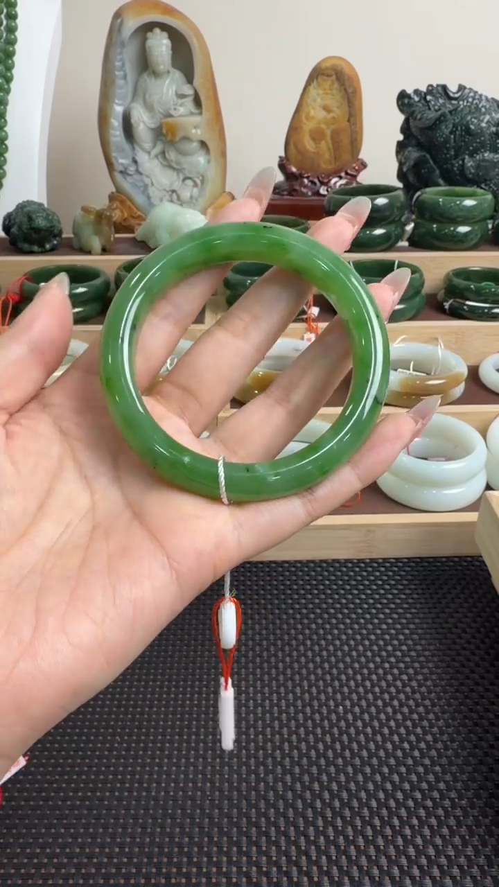 颈饰未镶嵌和田玉手镯60