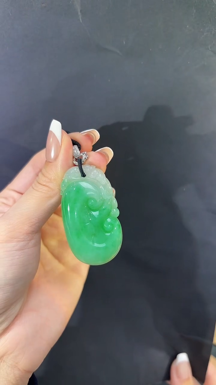【闪购商品】翡翠吊坠(不含链)未镶嵌翡翠如意吊坠多人不退不换