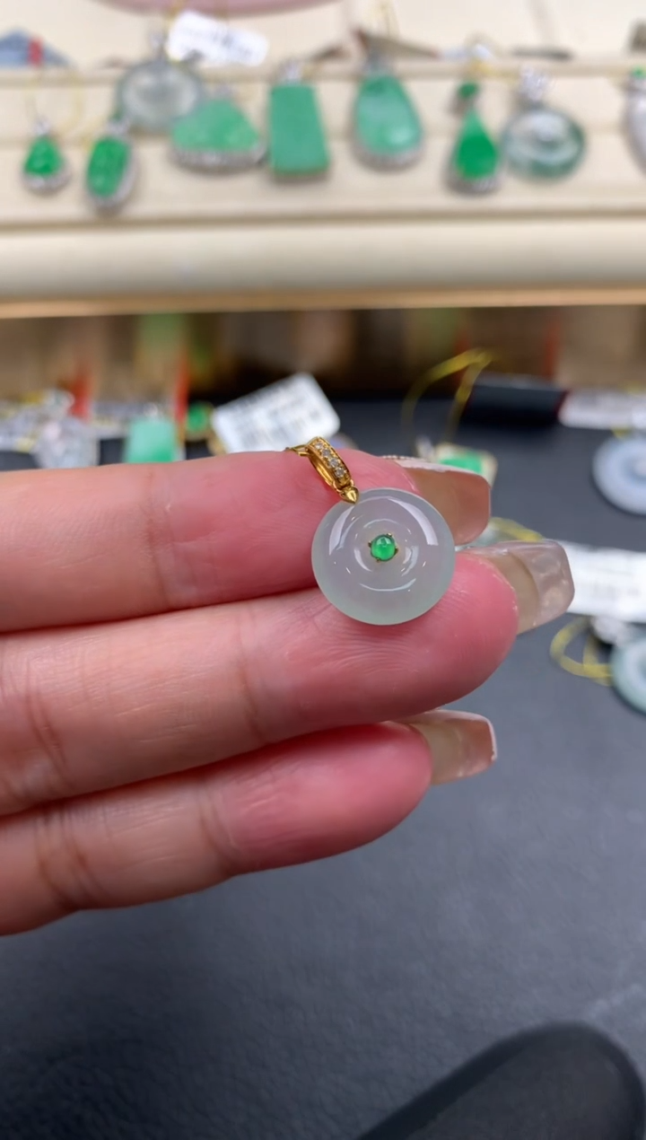 【闪购商品】翡翠颈饰18K金镶嵌Q204     