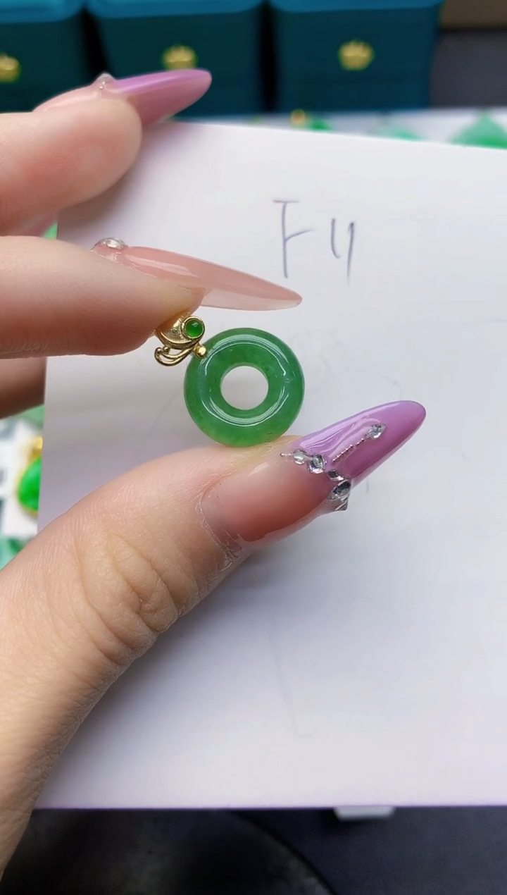 翡翠未镶嵌颈饰缅甸天然翡翠A货