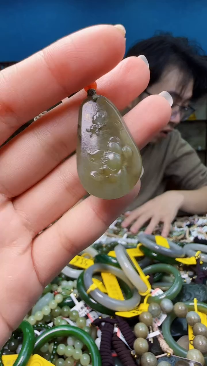 颈饰未镶嵌和田玉1