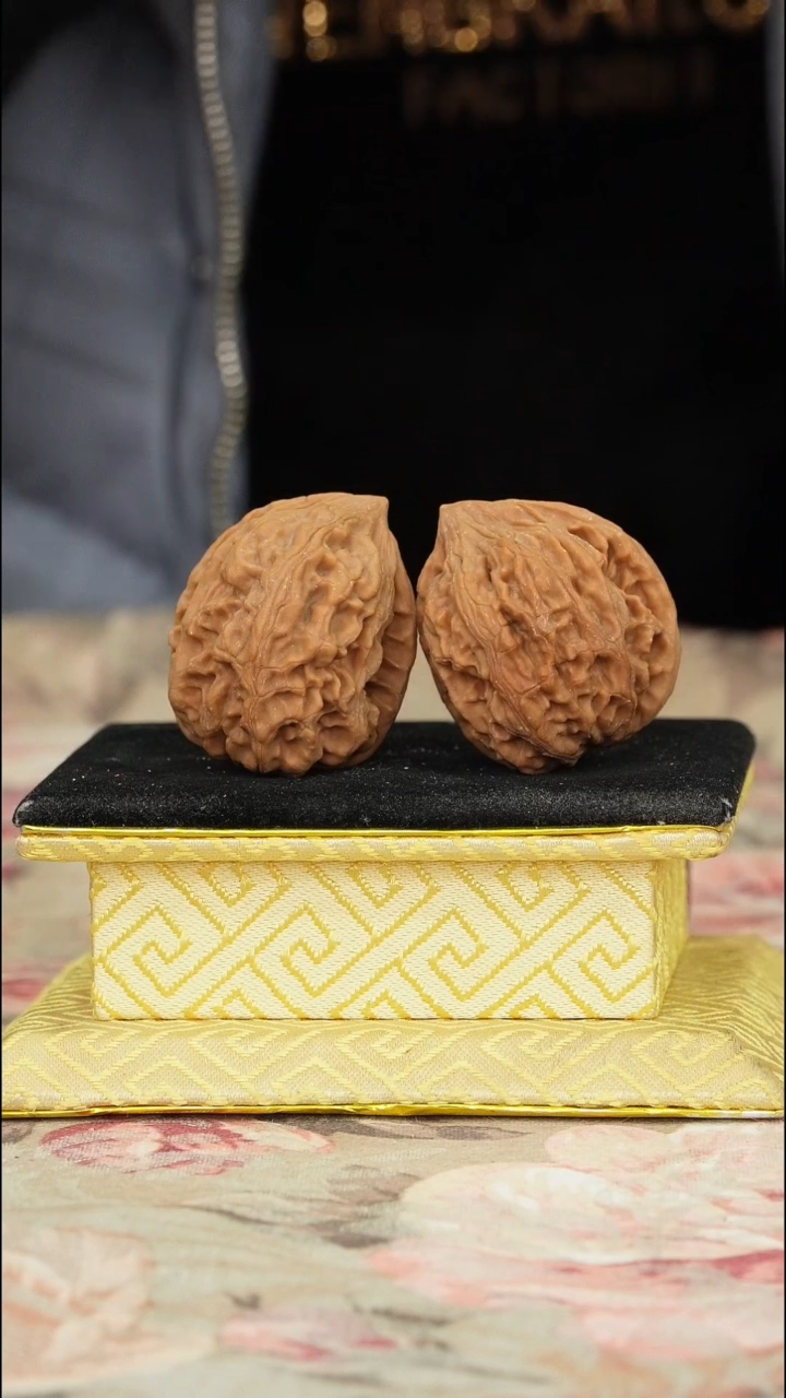 【闪购商品】文玩核桃把件鸡心鹰嘴