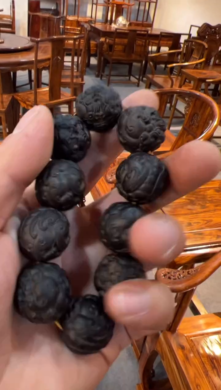 【闪购商品】花梨木类木雕雕刻手串