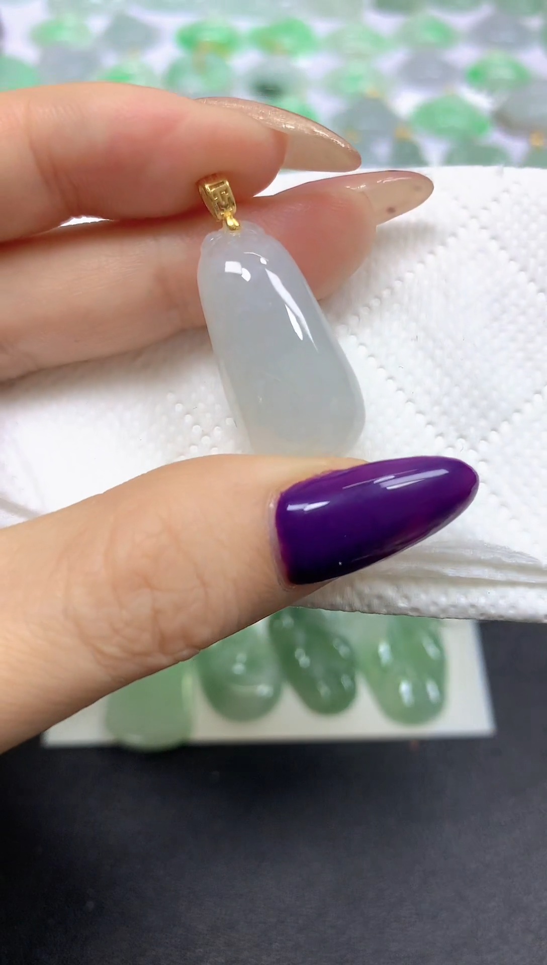 颈饰未镶嵌翡翠 