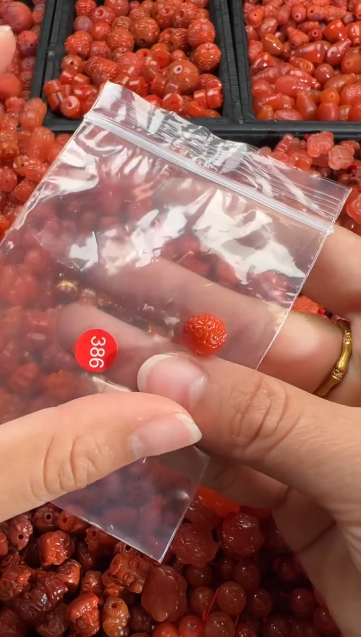 【闪购商品】南红玛瑙颈饰未镶嵌1