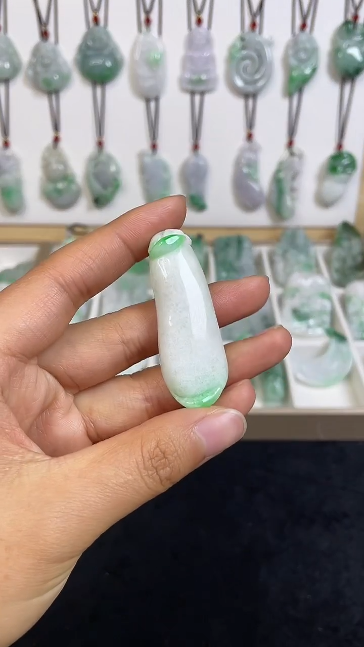 颈饰未镶嵌翡翠1