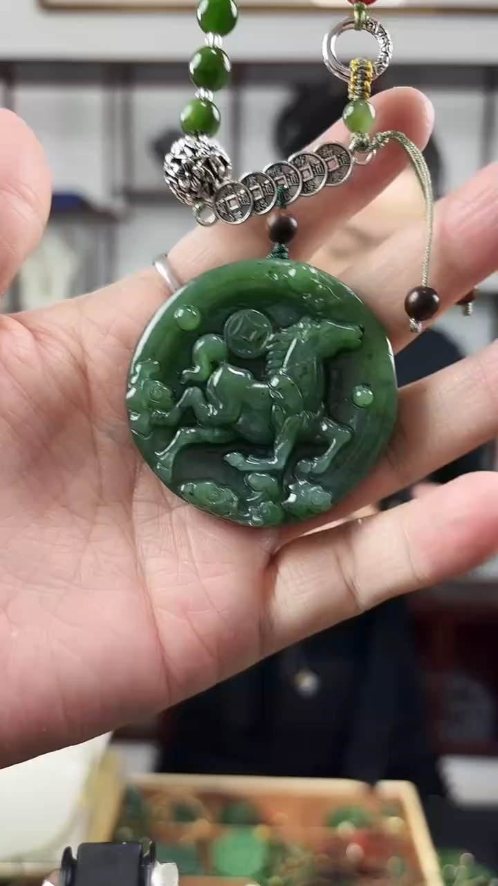 颈饰未镶嵌和田玉马