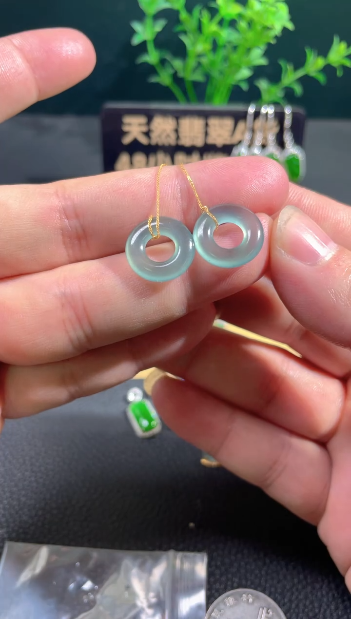 【闪购商品】翡翠颈饰18K金镶嵌耳线