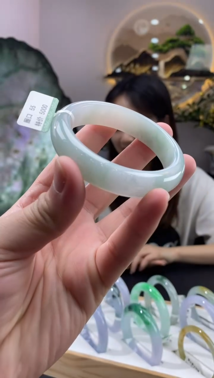 【闪购商品】翡翠手镯未镶嵌清爽飘色花翡翠手镯 编号228