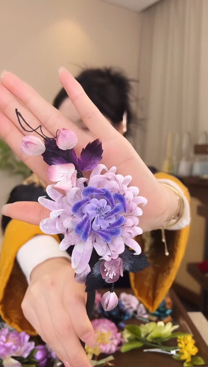 刺绣?***?紫色菊花胖绒发簪