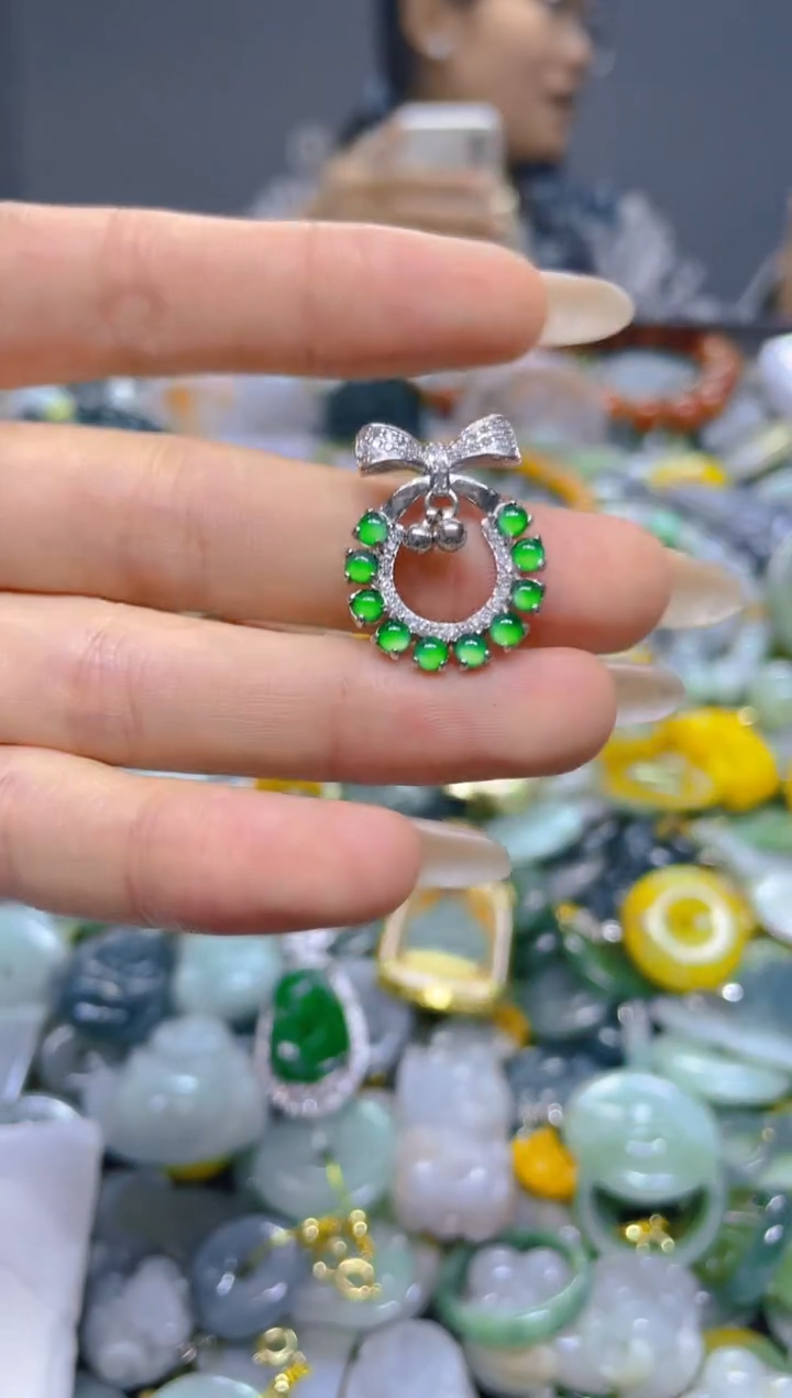 颈饰未镶嵌翡翠/Z/翡翠A货，一件也是批发价