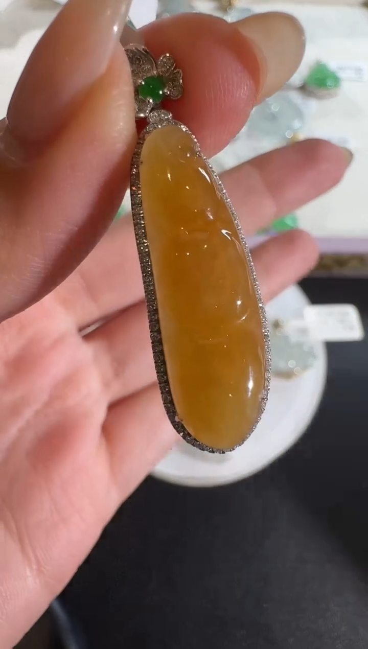 【闪购商品】翡翠吊坠(不含链)18K金镶嵌【源头工厂】钻石镶嵌福豆