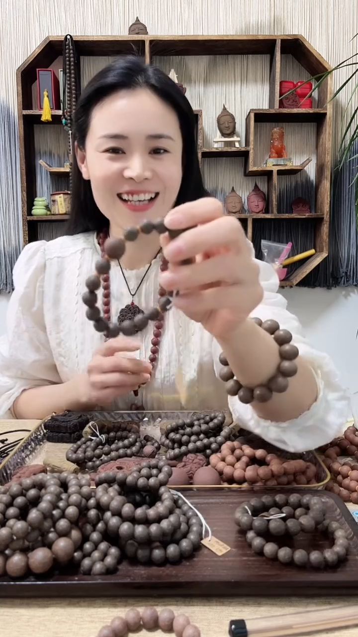 【闪购商品】泥塑抱朴单圈加黑龙涎手串