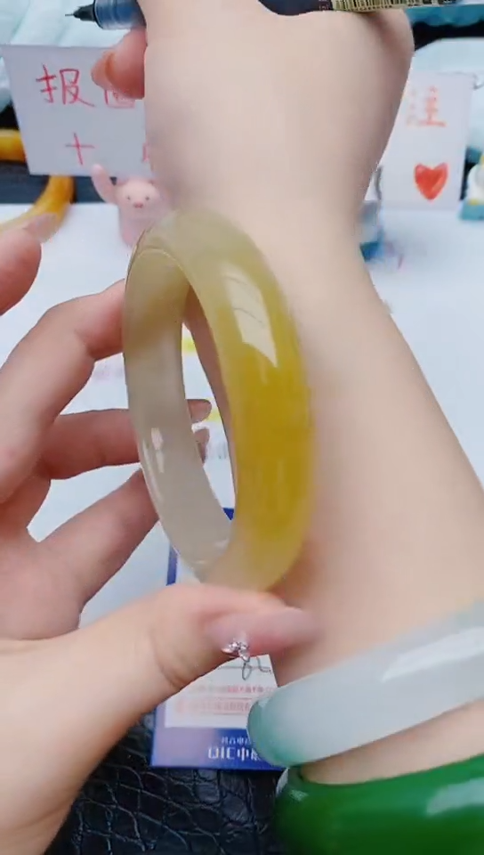 石英质玉手镯未镶嵌z157+61-62