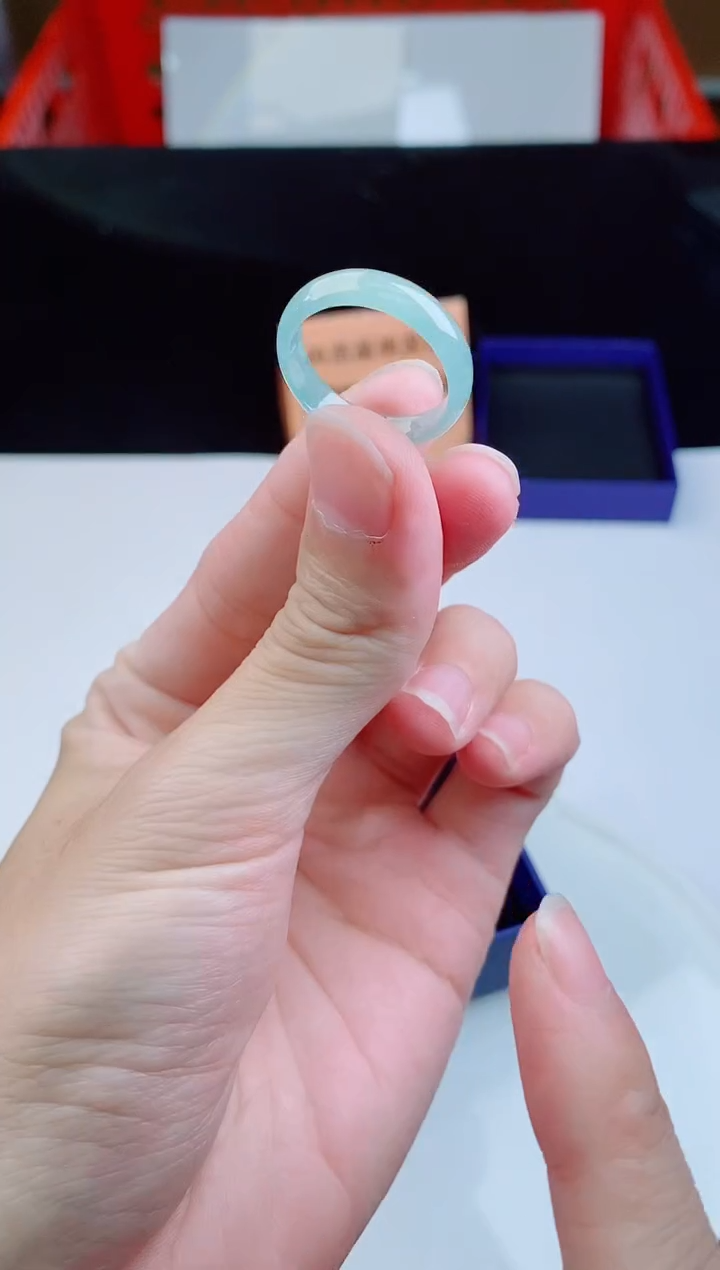 颈饰未镶嵌翡翠  ·