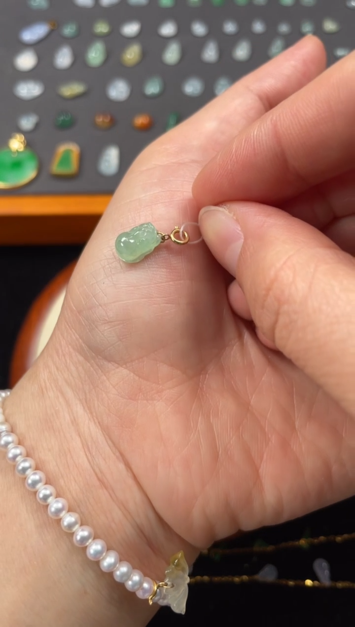 吊坠(不含链)18K金镶嵌翡翠一个JK629