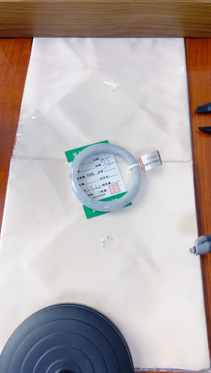 未镶嵌手镯翡翠於*手镯