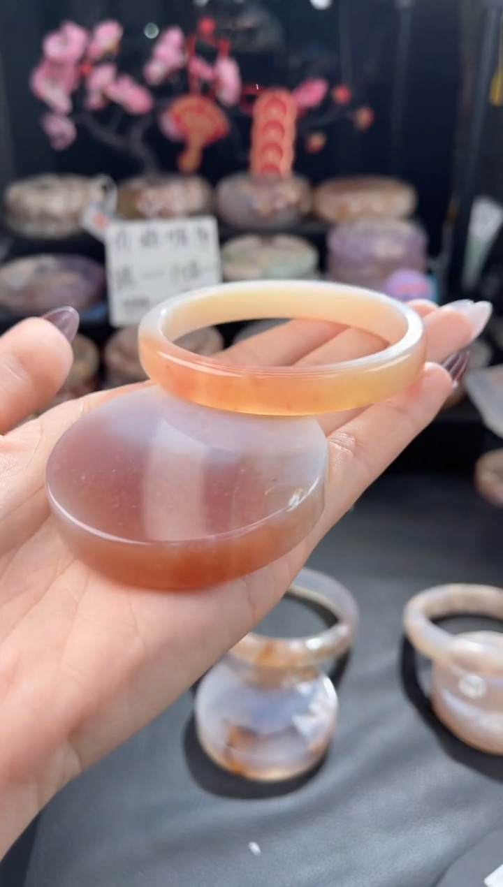 【闪购商品】石英质玉手镯未镶嵌58