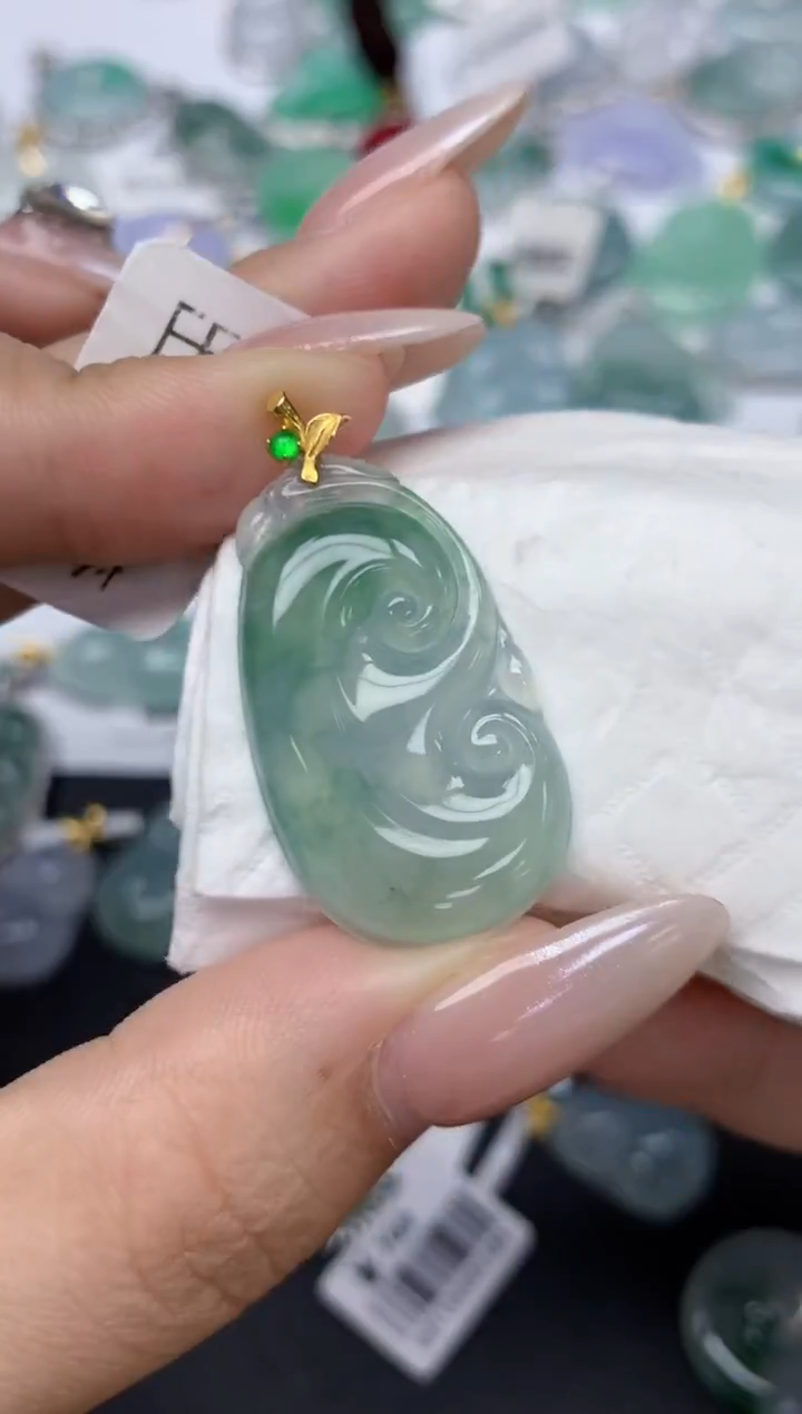 颈饰18K金镶嵌翡翠百元以上9元证书费自理