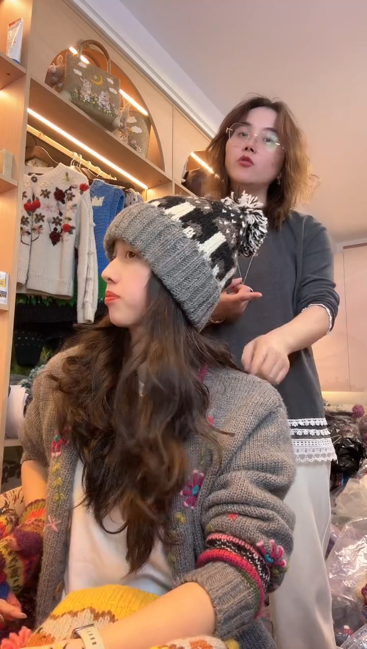 羊毛百羊毛灰色蘑菇单球翻边