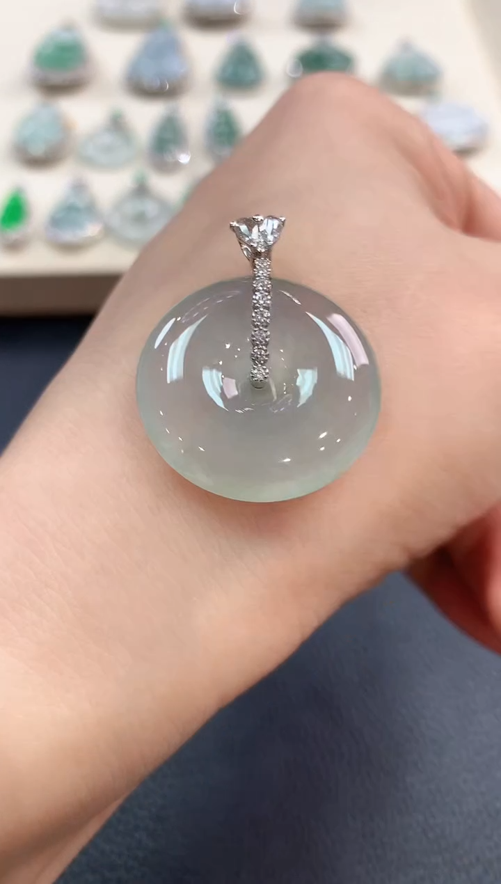 【闪购商品】翡翠吊坠(不含链)18K金镶嵌b52       1